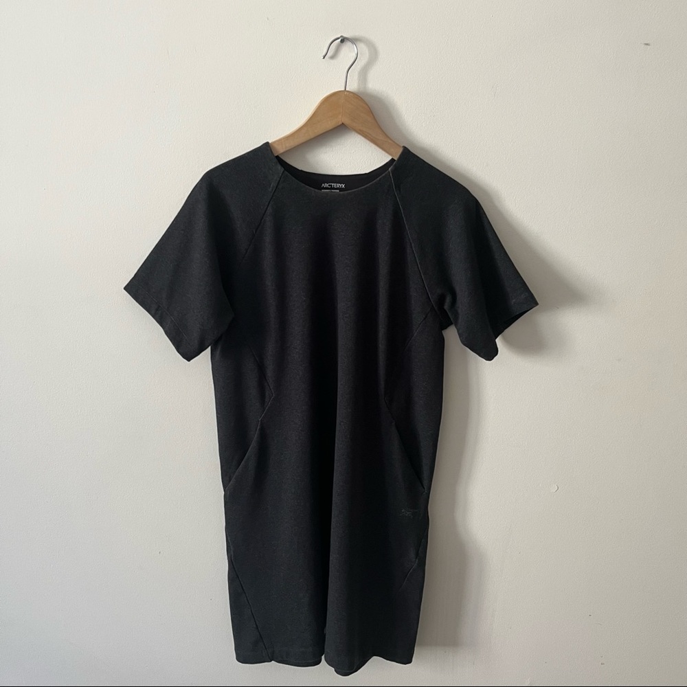 Arc'teryx Momenta Dress / Small / Black Heather Short Sleeve Shirt Relaxed - Picture 6 of 13